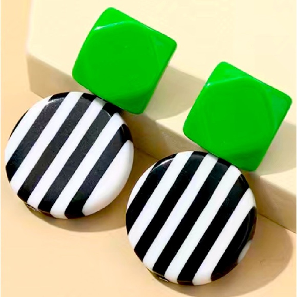 Earrings, no name brand, pierced. Price is for one pair of earrings.